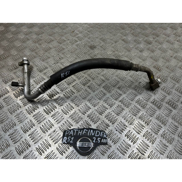 Трубка кондиционера шланг Nissan Pathfinder (2006-2014) 92490EB400 92480EB60A