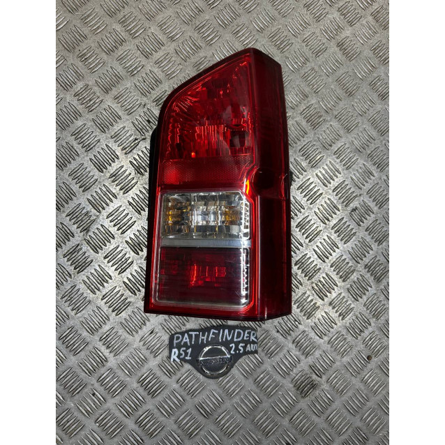 Фонарь правый Nissan Pathfinder (06-14) 26550EB300 26550EB30C *правый руль