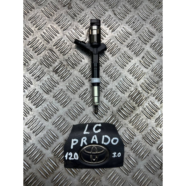Форсунка топливная Toyota Prado 120 (2004-2009) 3.0 АКПП 2367030010 2367039026