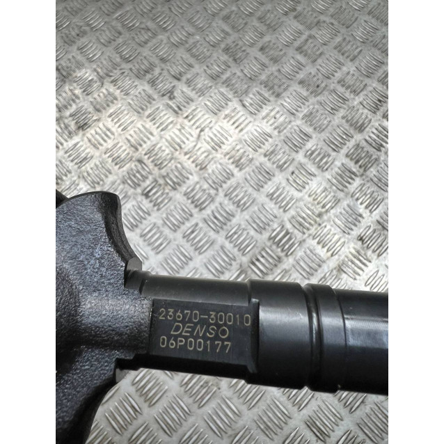 Форсунка топливная Toyota Prado 120 (2004-2009) 3.0 АКПП 2367030010 2367039026