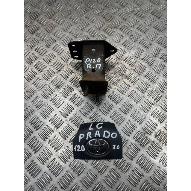 Кронштейн усилителя бампера Toyota Prado 120 (2004-2009) 5202560010 5202560011