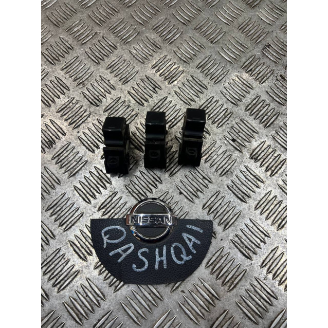 Кнопка стеклоподъемника одиночная Nissan Qashqai J10 (2007-2014) 25411JD000