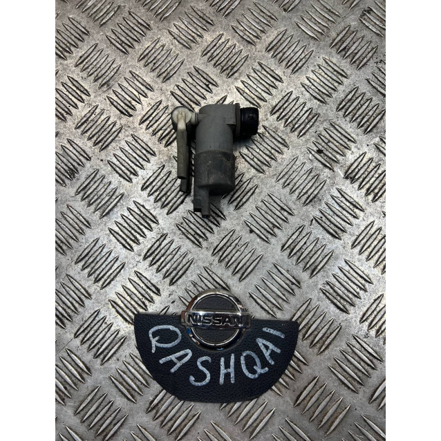 Насос моторчик омывателя лобового стекла Nissan Qashqai J10 (2007-2014) 28920BU010