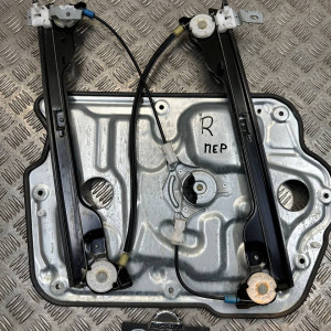 Стеклоподъемник передний правый Nissan Qashqai (J10)(2007-2014) 80770JD000 * без моторчика