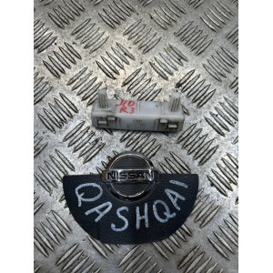 Кронштейн (направляющая) заднего бампера правый Nissan Qashqai (J10)(2007-2014) 85226JD01A 85222JD00A