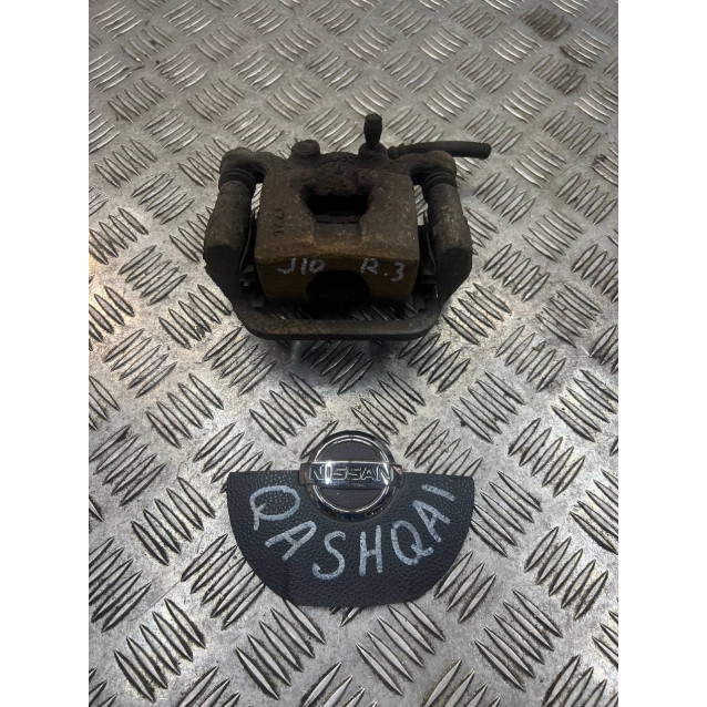 Супорт задній правий Nissan Qashqai J10 (2007-2014) 44001EM11A