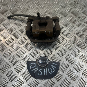 Супорт задній лівий Nissan Qashqai J10 (2007-2014) 44011EM11A