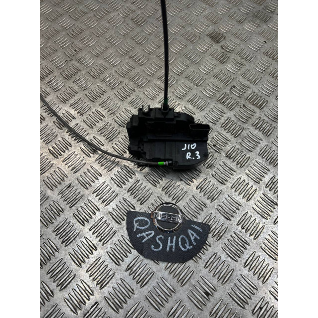 Замок двери задний правый Nissan Qashqai J10 (2007-2014) 82500JD000