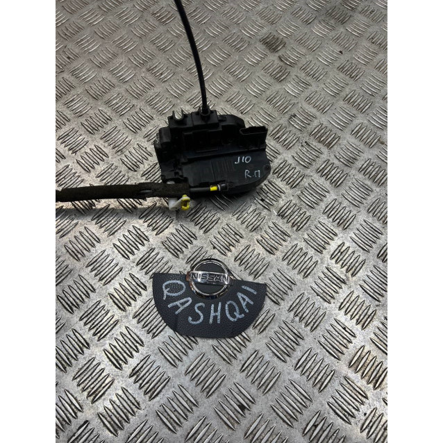 Замок двери передний правый Nissan Qashqai J10 (2007-2014) 80500JD000