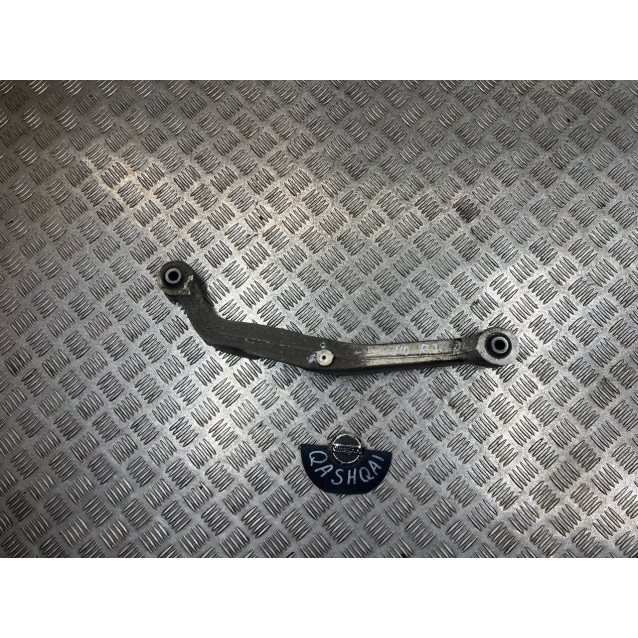 Рычаг задний поперечный верхний правый Nissan Qashqai (J10)(2007-2014) 55120JD000 55121JD04A