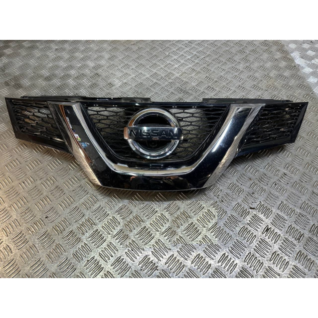 Рещітка радіатора Nissan Qashqai J11 (2014-2022) 62310HV00A