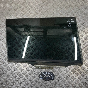 Стекло двери заднее правое Toyota Rav-4 III (2006-2012) 6810342110