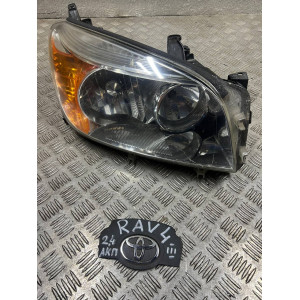 Фара правая Toyota Rav-4 III (2006-2012) 8113042331