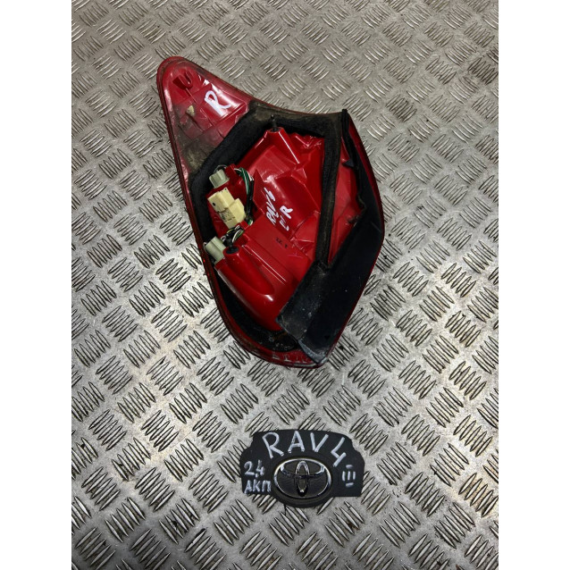Фонарь правый Toyota Rav-4 III (2006-2012) 8155142100