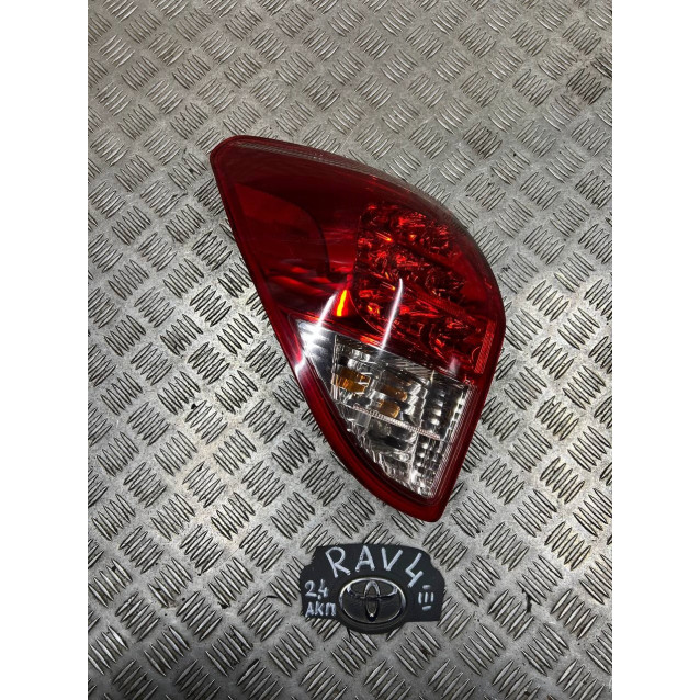 Фонарь левый Toyota Rav-4 III (2006-2012) 8156142100