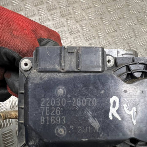 Дроссельная заслонка Toyota Rav-4 III (2006-2012) 2.4 АКПП 2203028070 2203028071