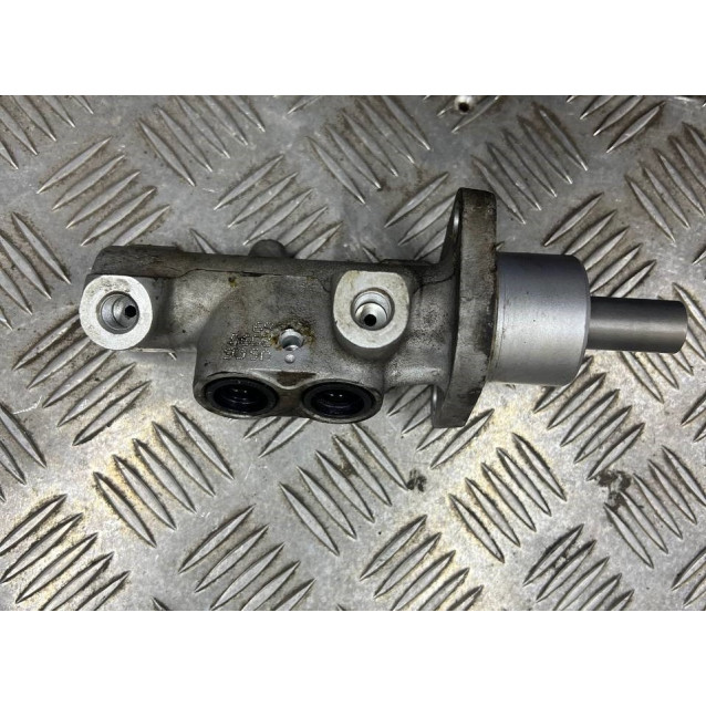 Цилиндр тормозной главный Toyota Rav-4 III (2006-2012) 2.4 АКПП 4720142340