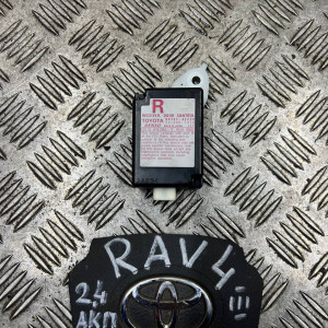 Блок керування дверима Toyota Rav-4 III (2006-2012) 8974142230