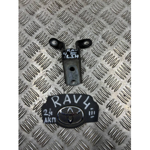 Петля двери задней левой низ Toyota Rav-4 III (2006-2012) 6878052031