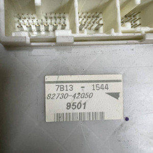 Блок предохранителей салон Toyota Rav-4 III (2006-2012) 2.4 АКПП 8273042250 8273042200