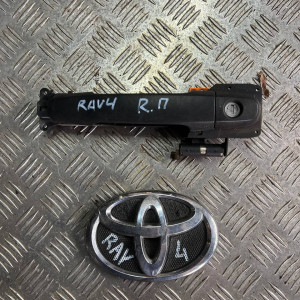 Ручка двери наруж передняя правая Toyota RAV-4 (2000-2006) 6920442010