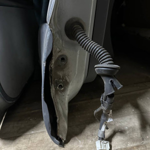 Крышка багажника Toyota Rav-4 (2000-2006) 6700542260 * дефект