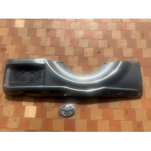 Накладка крышки багажника Toyota Rav-4 (2000-2006) 7508142240