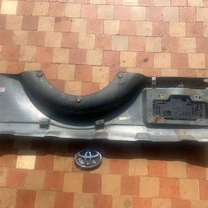 Накладка крышки багажника Toyota Rav-4 (2000-2006) 7508142240