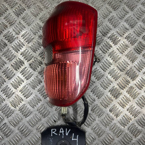 Фонарь правый Toyota Rav-4 (2000-2006) 8155142060