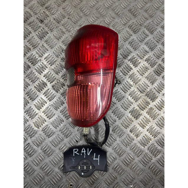 Фонарь правый Toyota Rav-4 (2000-2006) 8155142060