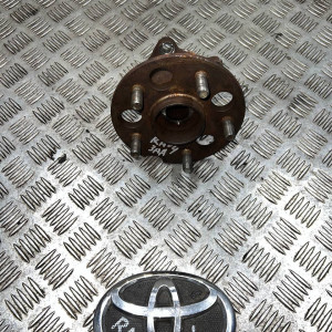 Ступица задняя Toyota Rav-4 (2000-2006) 4241042020