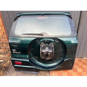 Крышка багажника Toyota Rav-4 (00-06) 6700542260