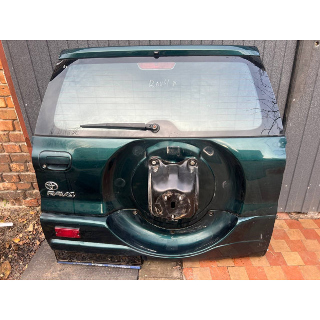 Крышка багажника Toyota Rav-4 (00-06) 6700542260