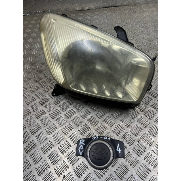 Фара правая Toyota Rav-4 (2000-2006) 8111042180 8111042160 8111042150 *дефект