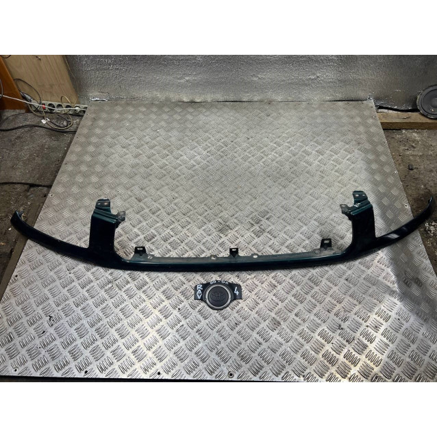 Планка під рещітку радіатора Toyota Rav-4 (00-06) 5393142020
