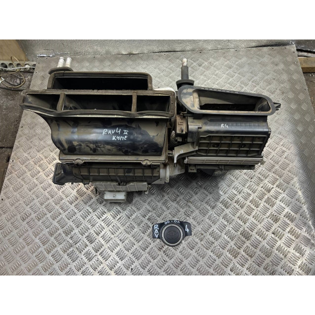 Корпус печки Toyota Rav-4 (2000-2006) 2.0 8705042050