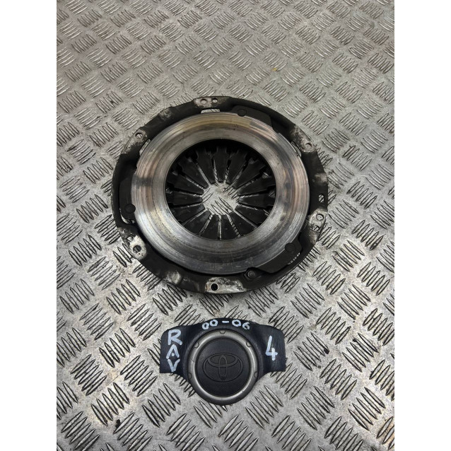 Корзина сцепления диск сцепления Toyota Rav-4 (2000-2006) 2,0 МКПП 3121042010