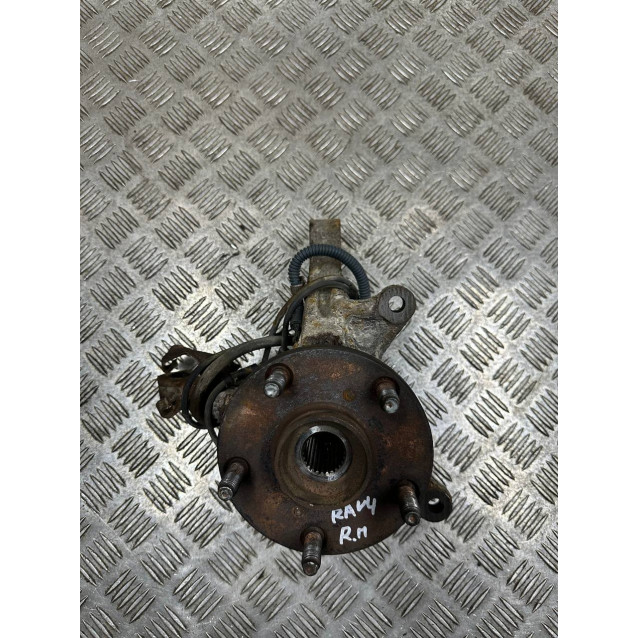 Кулак поворотный(цапфа) передний правый Toyota Rav-4 (2000-2006) 2,0 4321142070