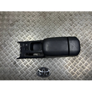 Подлокотник консоль Toyota Rav-4 (2000-2006) 5881142020B1 / 5890142040B0	