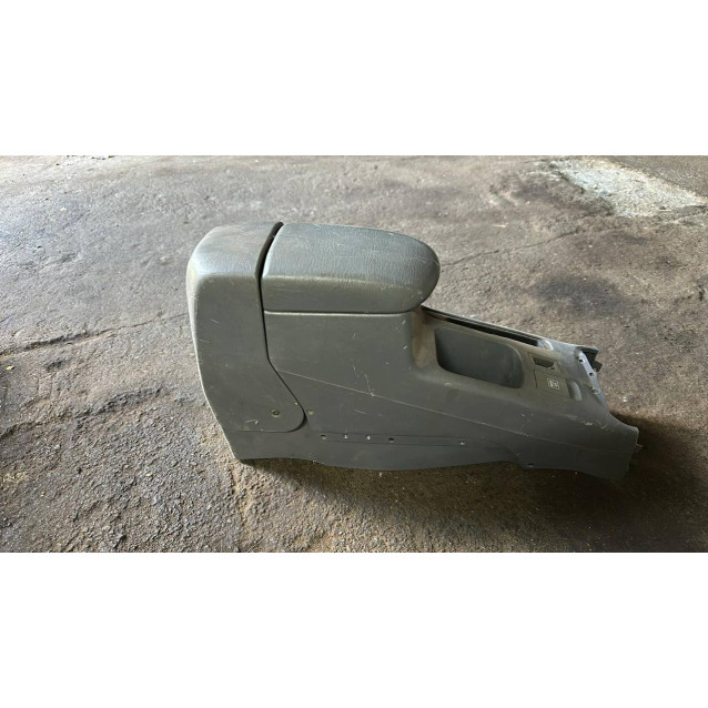 Подлокотник Toyota Rav-4 (2000-2006) 5890142020B0 5890142040B0