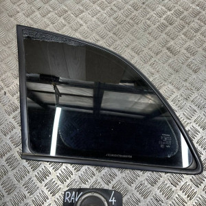 Стекло в кузов заднее левое Toyota Rav-4 (2000-2006) 6272042240 6272042260