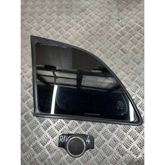 Стекло в кузов заднее левое Toyota Rav-4 (2000-2006) 6272042240 6272042260