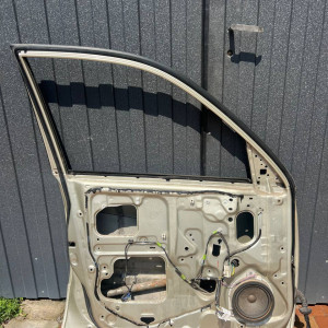 Дверь передняя левая Toyota Rav-4 (2000-2006) 6700242080