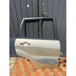 Дверь задняя правая Toyota Rav 4 (00-06) 6700342040