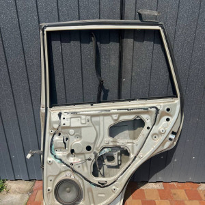 Дверь задняя правая Toyota Rav 4 (00-06) 6700342040