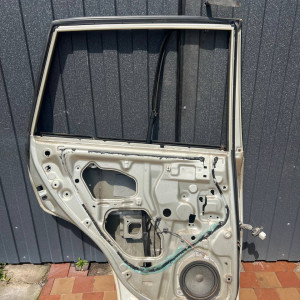 Дверь задняя левая Toyota Rav 4 (00-06) 6700442040