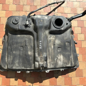 Бак топливный металлический Toyota Rav-4 (2000-2006) 2.0 7700142140