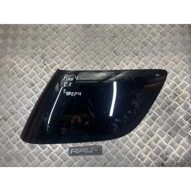 Стекло в кузов заднее правое Toyota Rav-4 (00-06) 6271042130 6271042140 *3 дверный