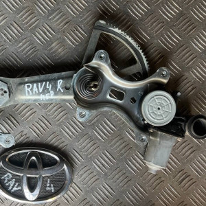 Моторчик стеклоподъемника передний правый Toyota Rav-4 (2000-2006) 8571042070