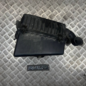 Корпус воздушного фильтра Toyota Rav-4 (2000-2006) 1,8 1770022110